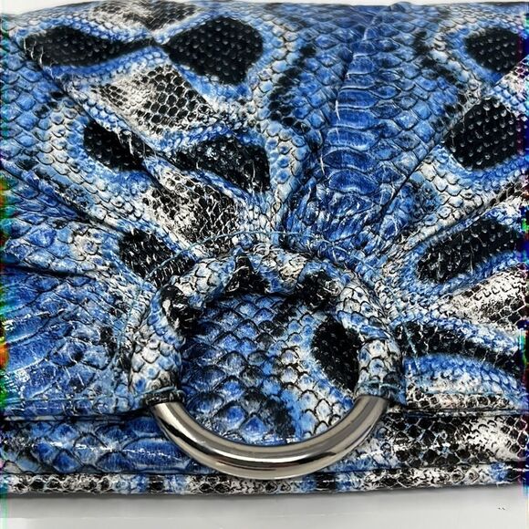 SR SQUARED Sondra Roberts Faux Reptile Snake Envelope Style Wristlet Clutch - Picture 2 of 9